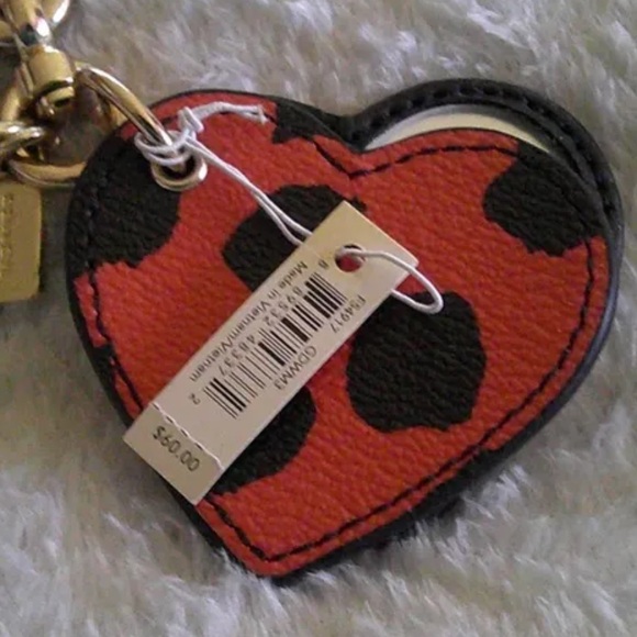 Coach NWT Leather Double Heart Mirror in Leopard Print Bag Charm Keychain - Picture 3 of 11